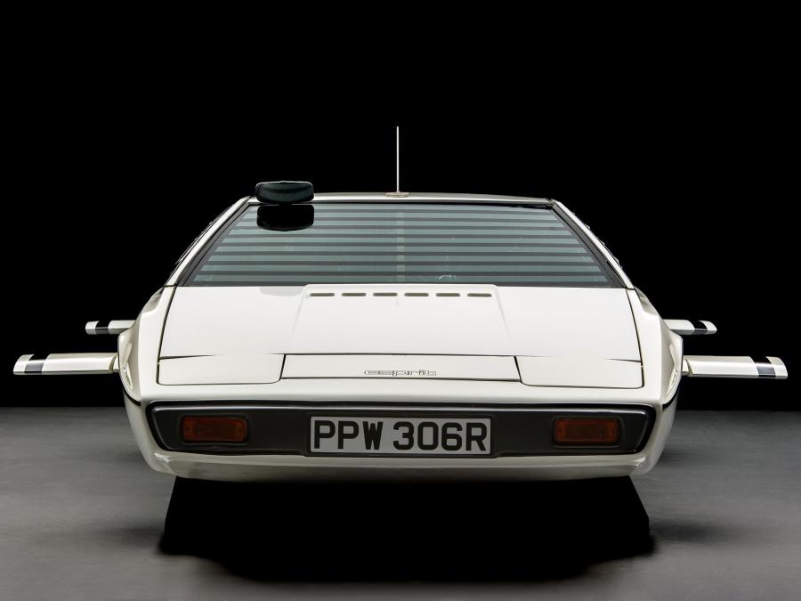  Lotus Esprit 007 The Spy Who Loved Me 1977 года  (фото 2 из 7)